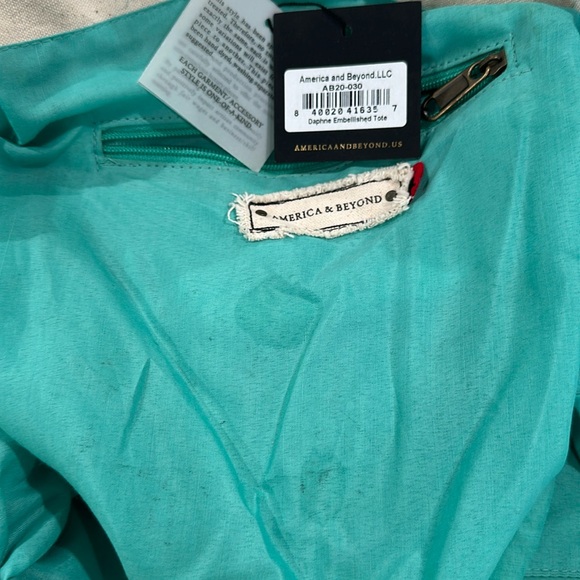 America & Beyond Isabella Tote - Picture 13 of 13